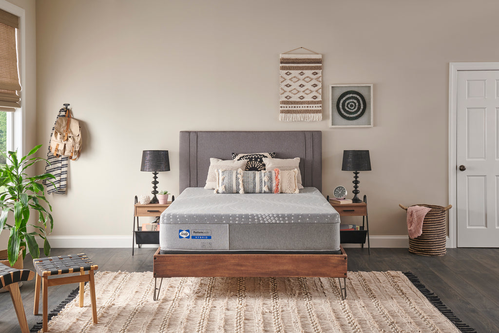 Lacey Hybrid Firm Mattress | Sealy